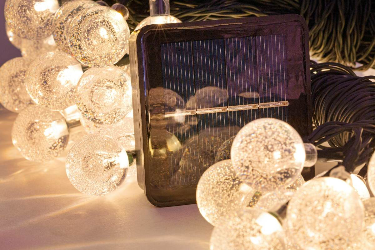 How to Plug in Christmas Lights Without Outdoor Outlet
